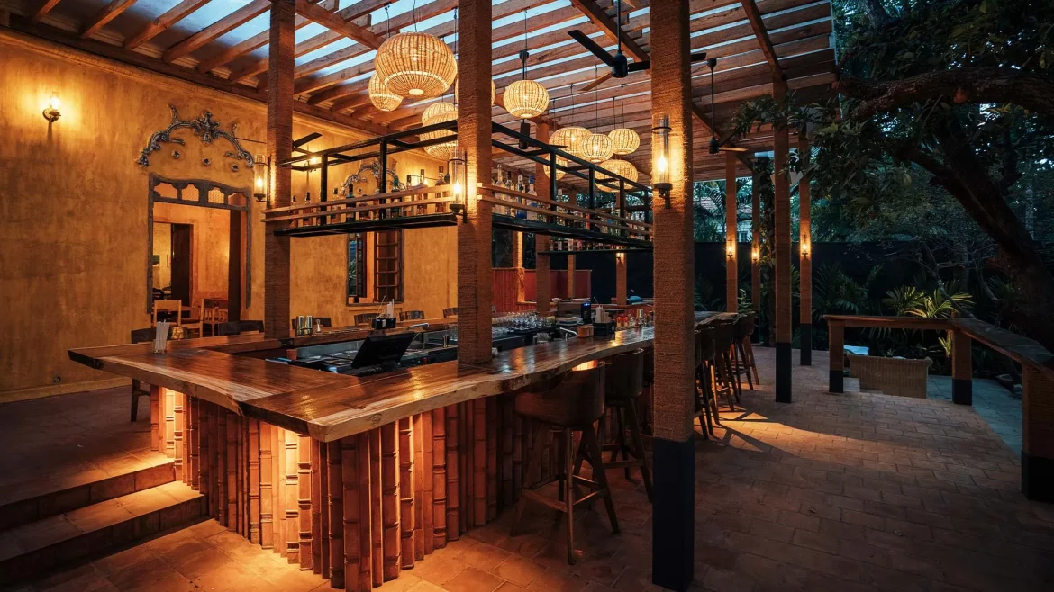 Savoring Singapore: A Guide to the Best Bars and Restaurants