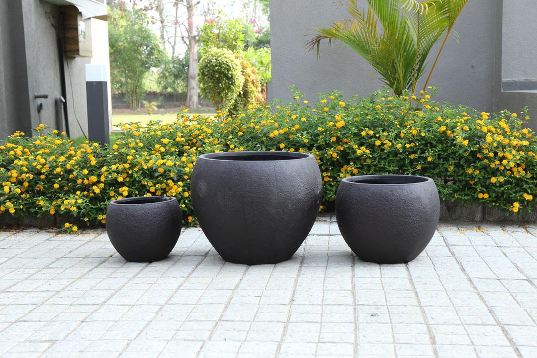 Benefits of Large Wholesale Planter Pots in Home Patio Design Ideas